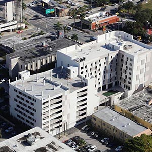 Aerial view of a hamptom inn